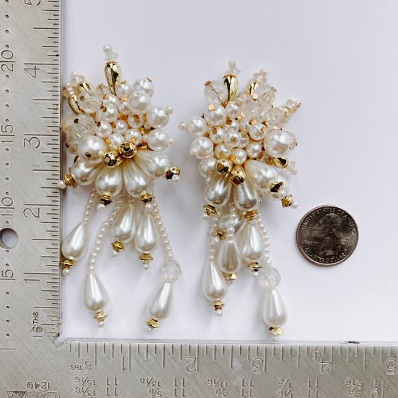 VTG Dangle Earrings Mid Century Gold Tone Faux Pearl AB Clip On 1960s - Picture 10 of 11